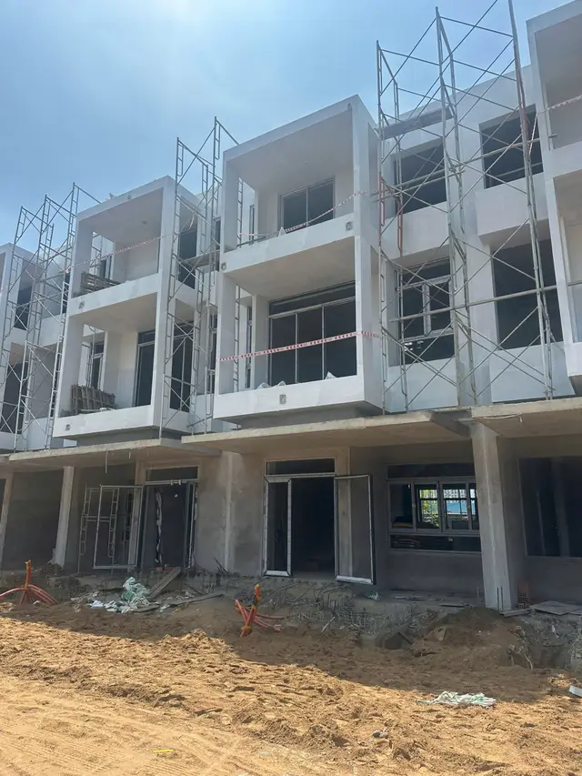 Thi công hoàn thiện mặt ngoài nhà phố Senturia An Phú